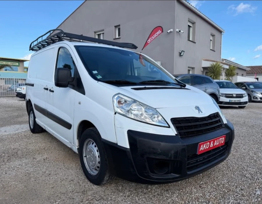 Camion Altoria en déplacement pour un chantier de peinture thermique en Occitanie